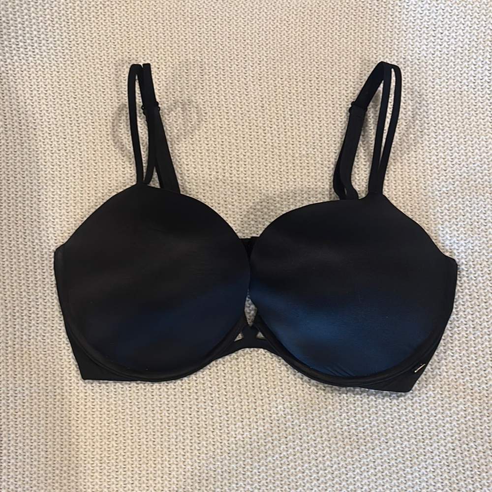 Victoria's Secret Very Sexy Black Push-up Bra with Convertible straps. 36DD